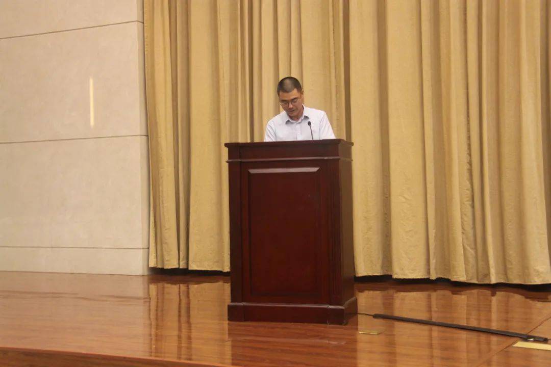 浙江前程投资总经理沈志宏,宁波宁兴控股总裁黄永增,东方日升新能源副