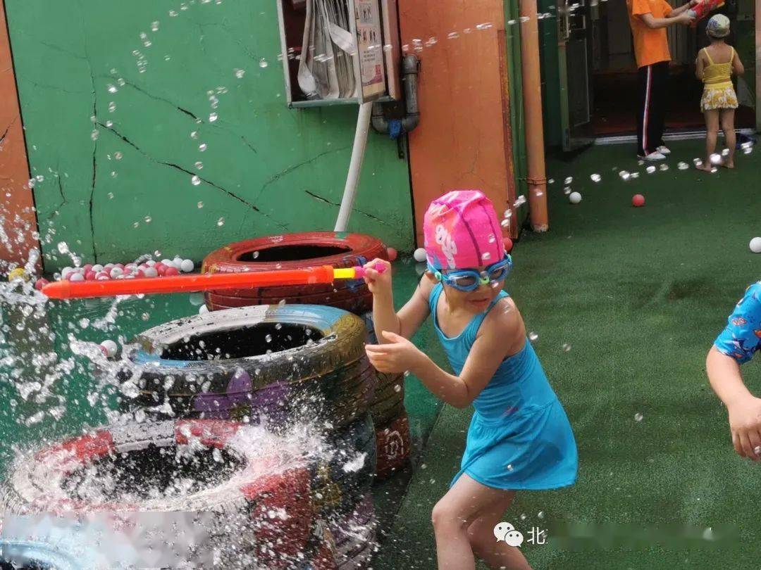 南昌市丰奥十里幼儿园开展"水枪大战·嗨翻一夏"主题游戏活动报道