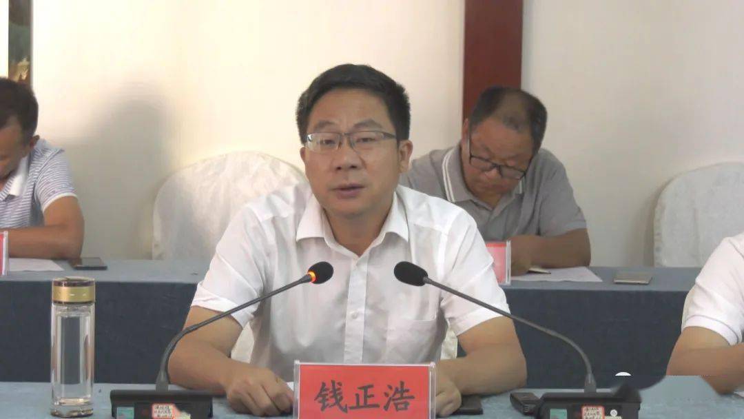 贵州师范大学党委书记韩卉率队到安龙县开展脱贫攻坚校地合作考察调研