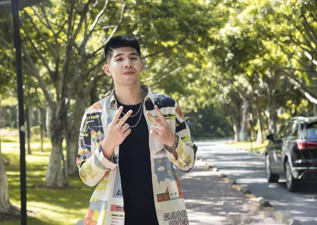 英国朴茨茅斯大学校队队员—粟大壮野球帝魏师傅—魏鹏风一样的男子