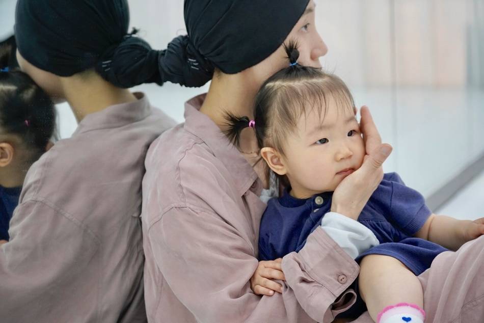 从青年编舞到时尚辣妈30的谢欣这样乘风破浪