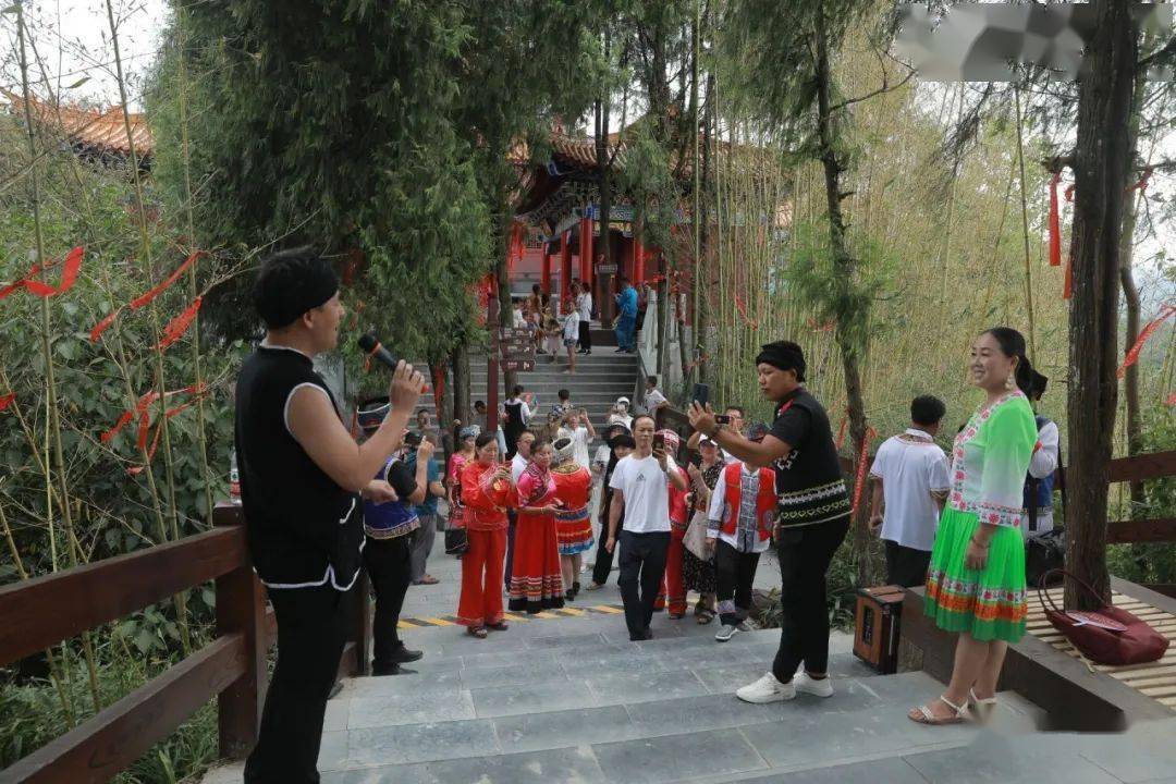 太平山上来了好多歌大师,其中有国家级传承人