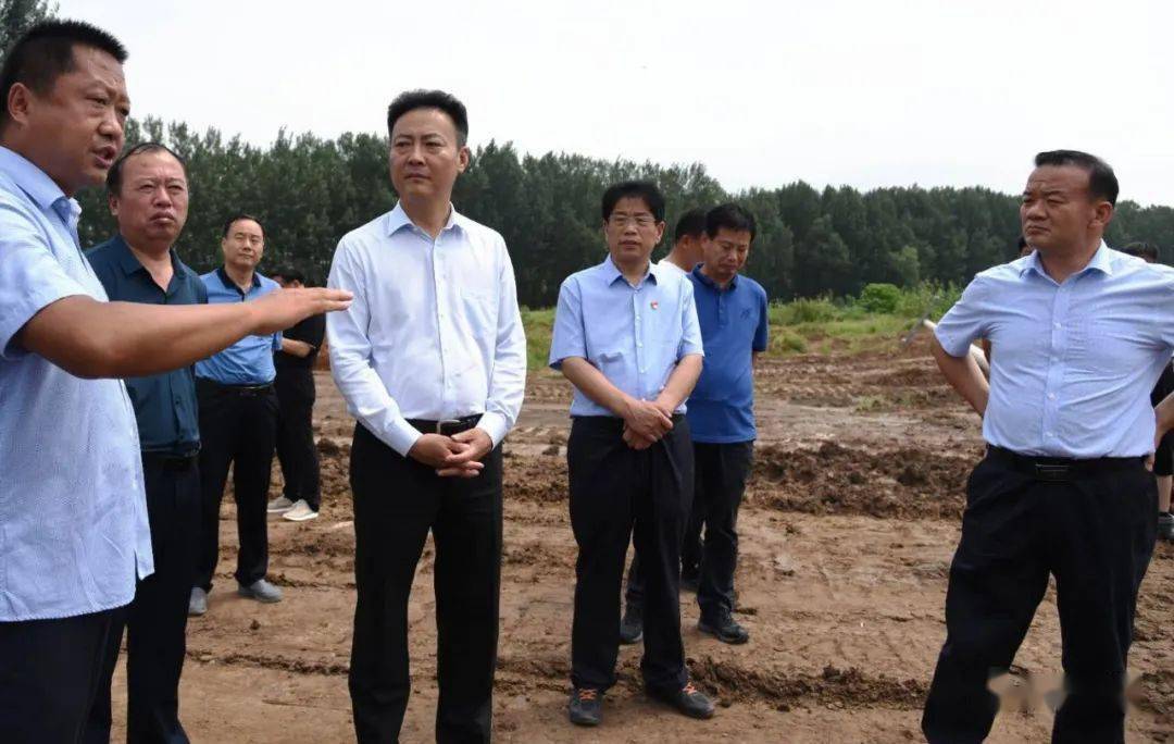 濮阳市长杨青玖检查黄河干流"四乱"问题整治工作