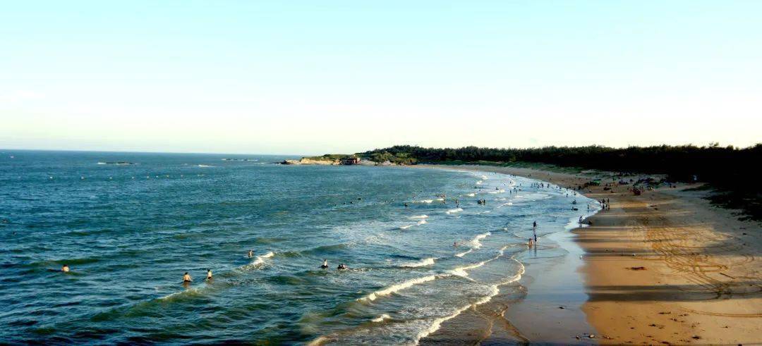 考核工作,乡贤吴弘禄偕同罗山"古莲禅诗"特意选择今天回村开展关怀