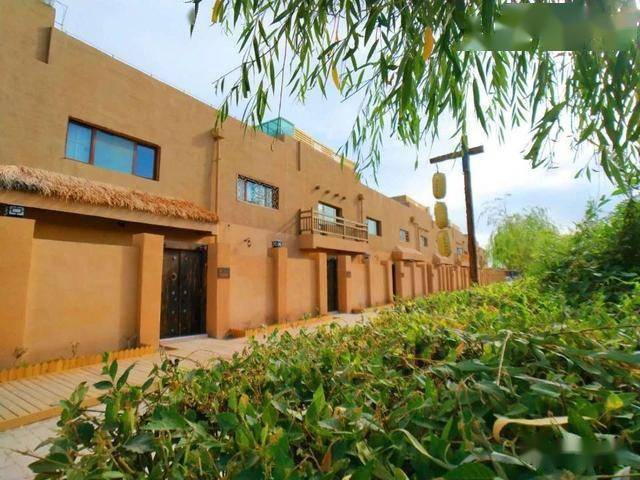 敦煌月牙泉小镇名苑雅居洞窟主题民宿客栈一条街开街迎客