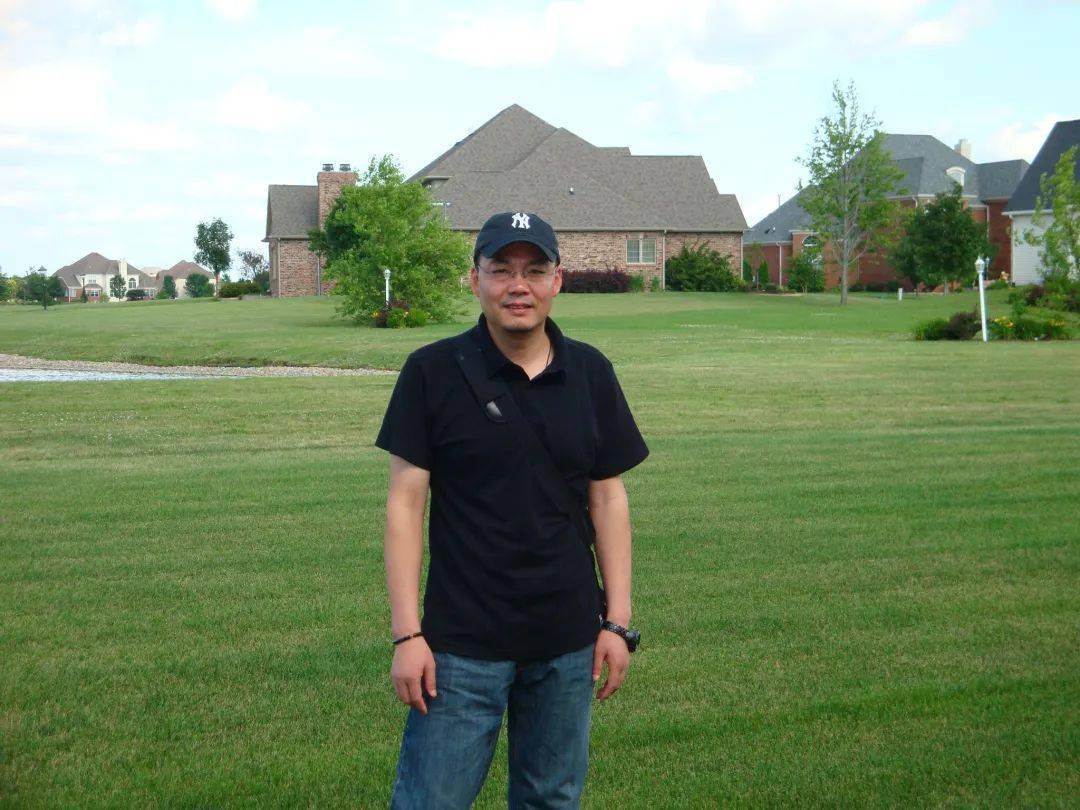 名家名师荐读③东大图书馆馆长李爱国推荐童年感知高尔基那生生不息的