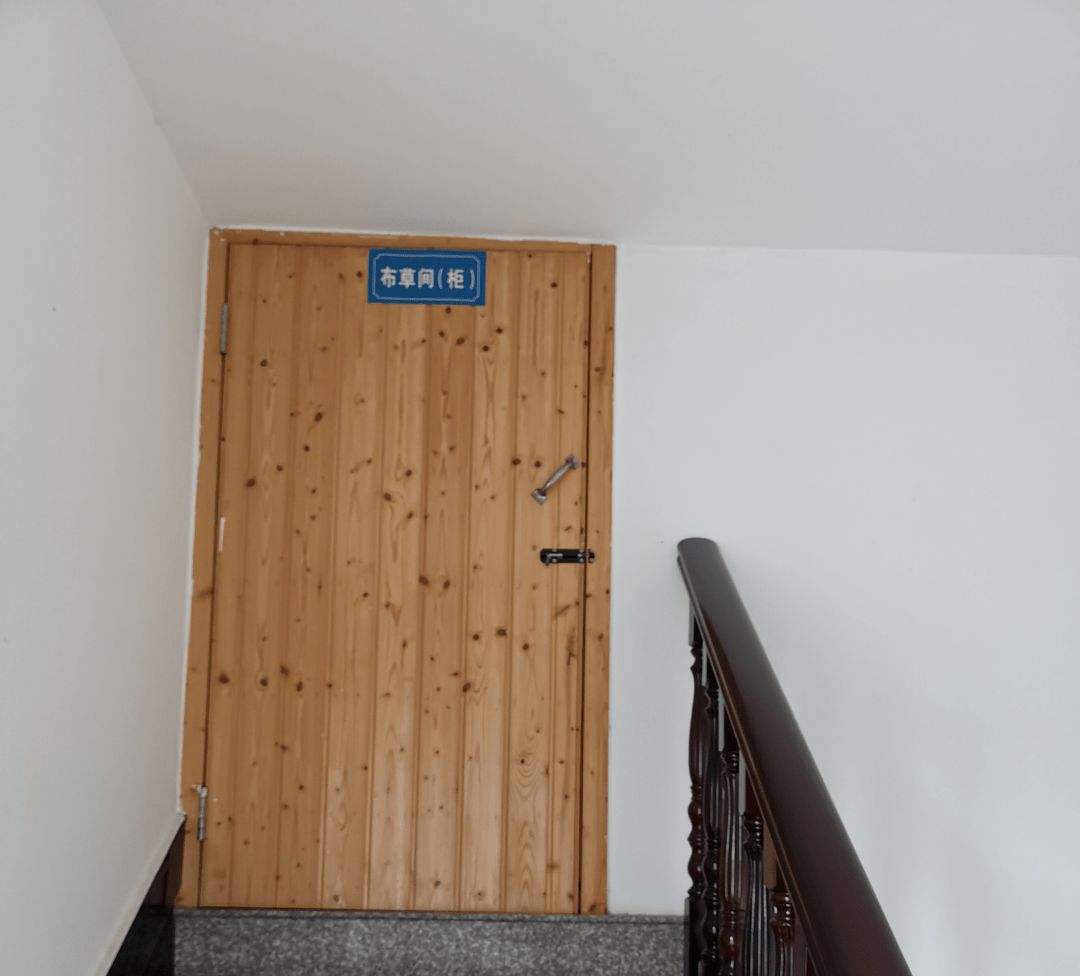 布草间有明确标识(标志)