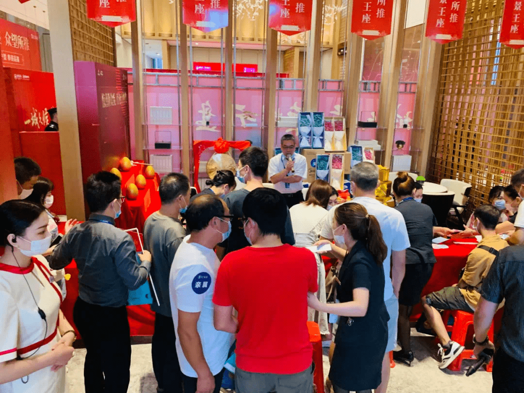 开盘劲销当红不让直击12楼热销火爆现场