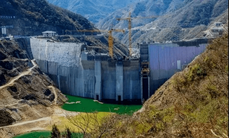 在公元二十一世纪又承载了新的历史使命,整村集体搬迁至大河坝镇马家