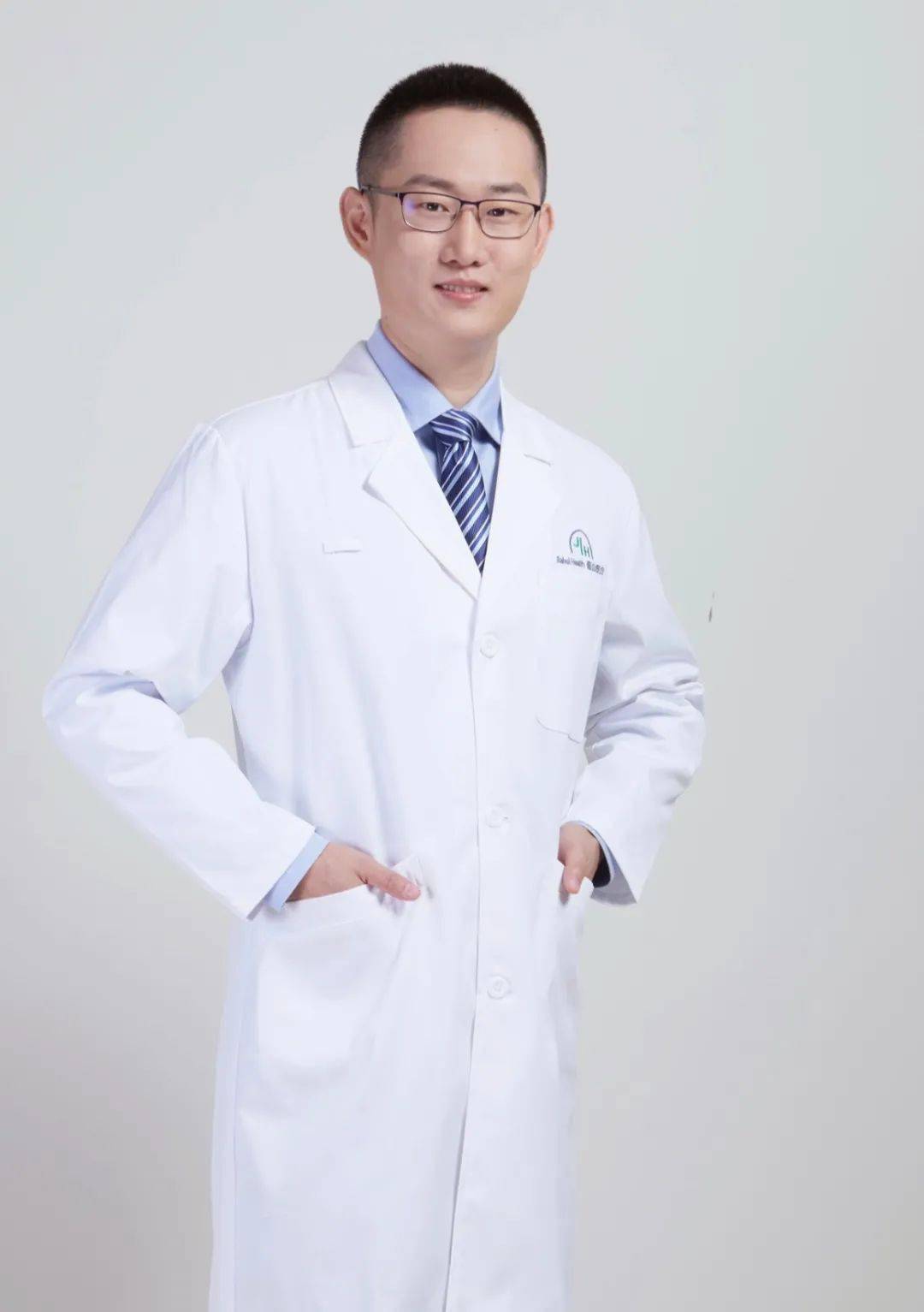 8年制医学博士前维和军医离开体制成为一名全科医生