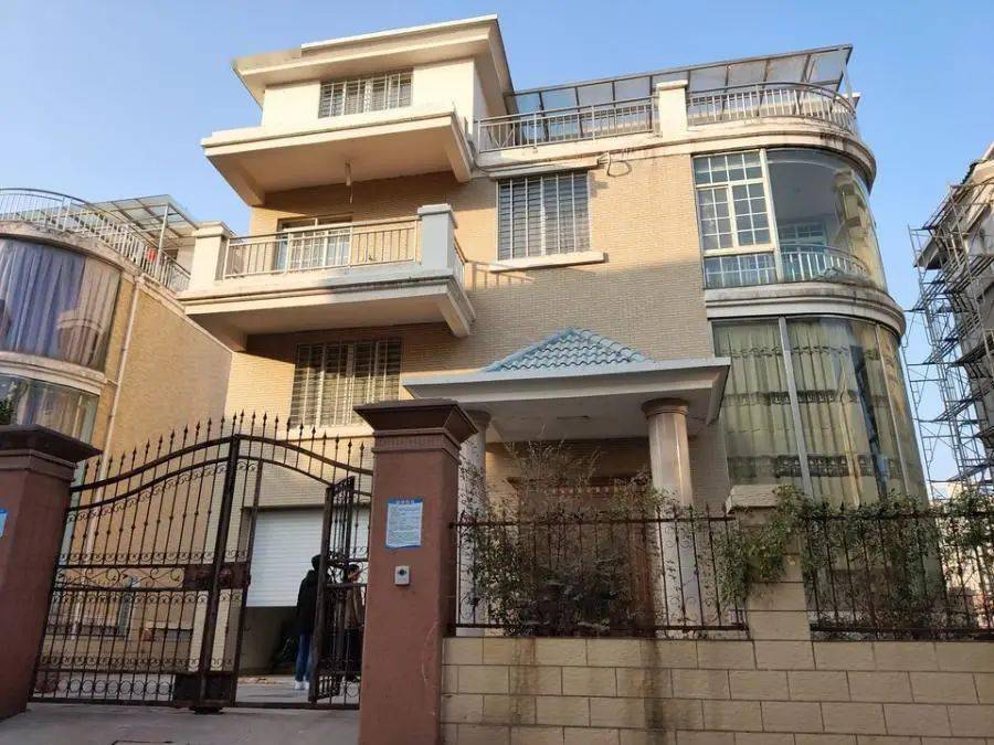 02  地址:于都县贡江镇贡江大道天成名都20栋3单元601号 登记面积