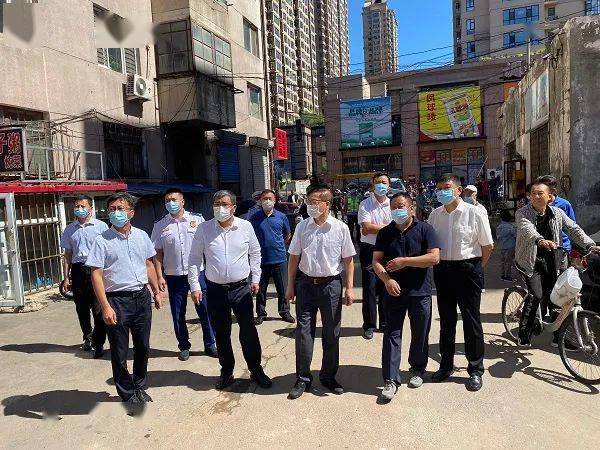 哈尔滨市委常委常务副市长郑大泉带队深入道外区检查指导南极商圈消防