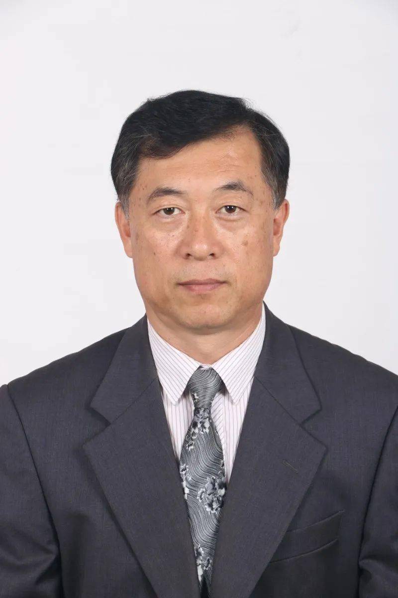 我爱我师坚守一线薰育桃李汽车工程学院杨建国老师