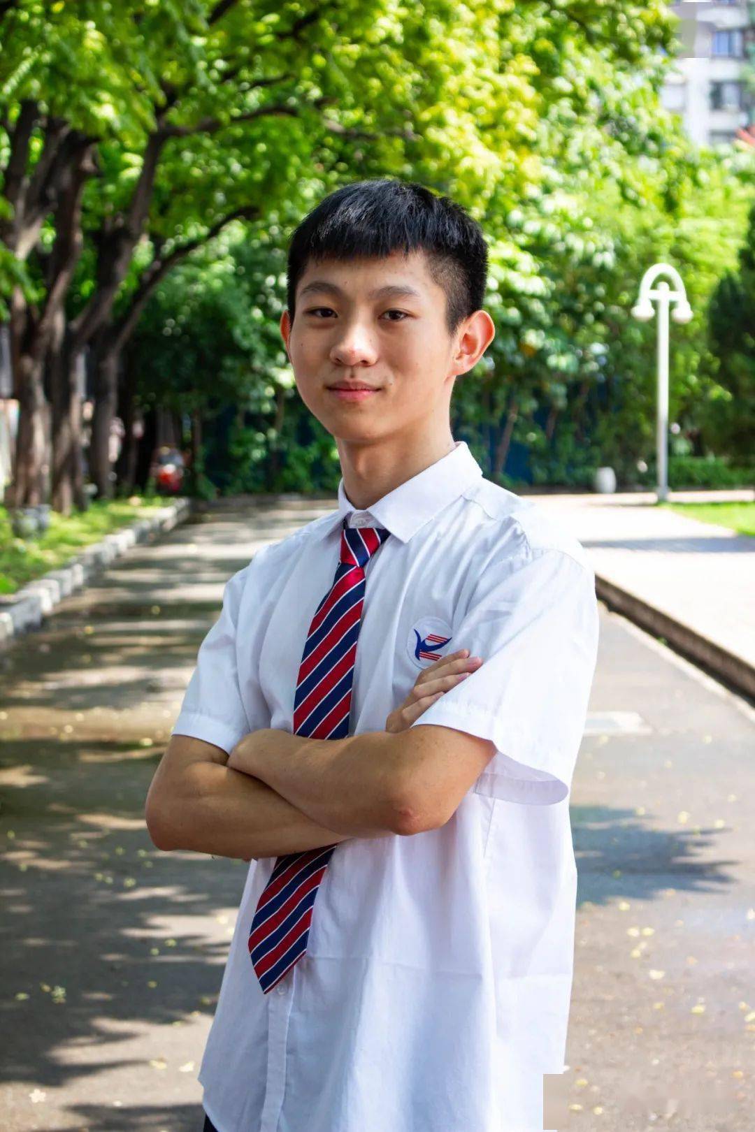 毕业学校:邝维煜纪念中学录取学校:南山学院航空公司:青岛航空同为