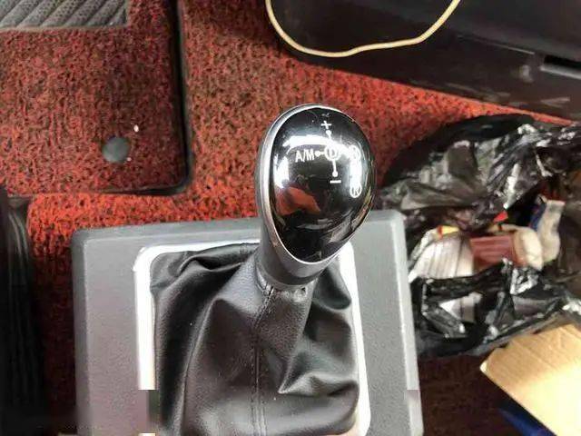 amt变速箱8气囊悬挂顶配解放jh6前四后八载货车实拍