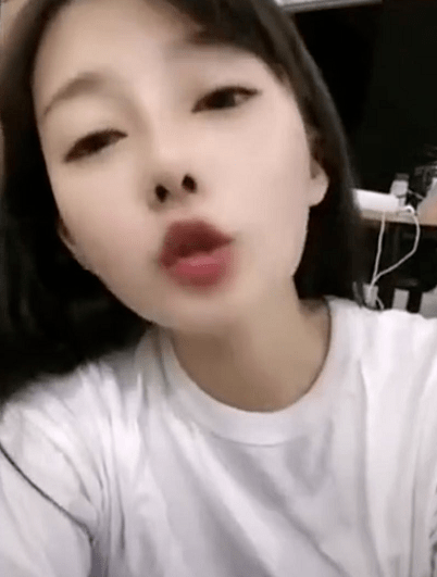 丹sir结交新欢李耀阳吃醋盘问五哥警示仙女千万别轻敌娜美城府太深