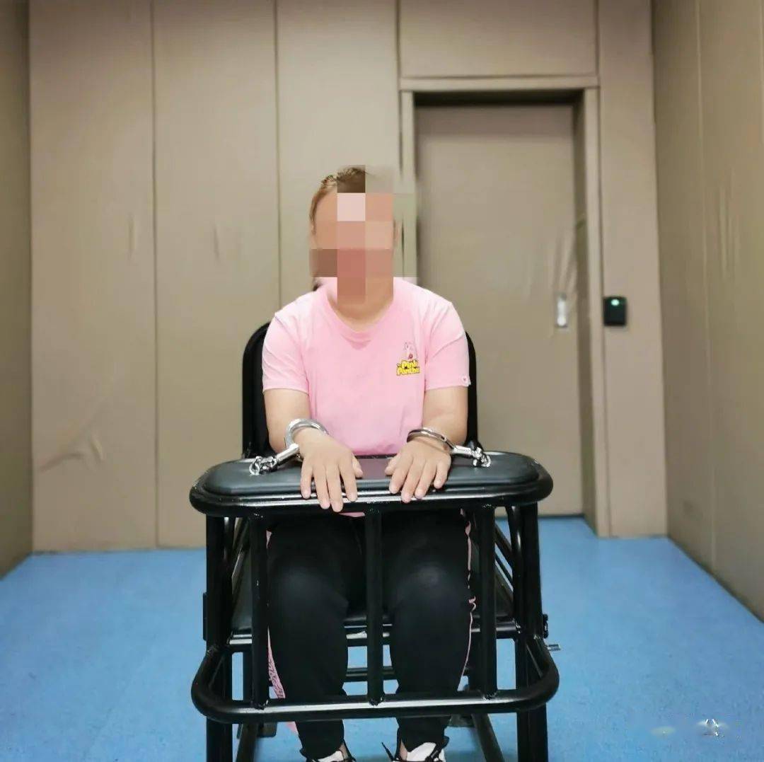 目前,已对犯罪嫌疑人邓某某采