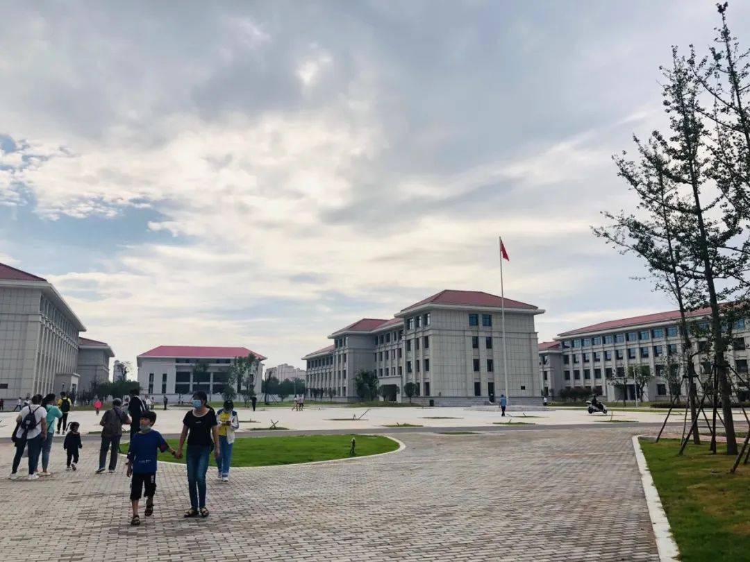 安阳新一中学高清大图!