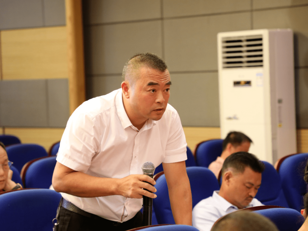 泽国镇召开2019年度财政决算专题询问会