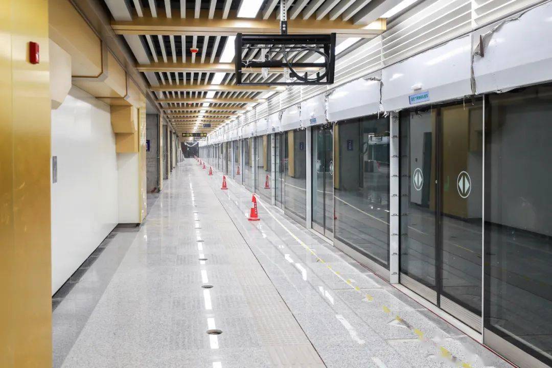 这是 大南门站的站台层,将来,乘客将从这里乘坐2号线.