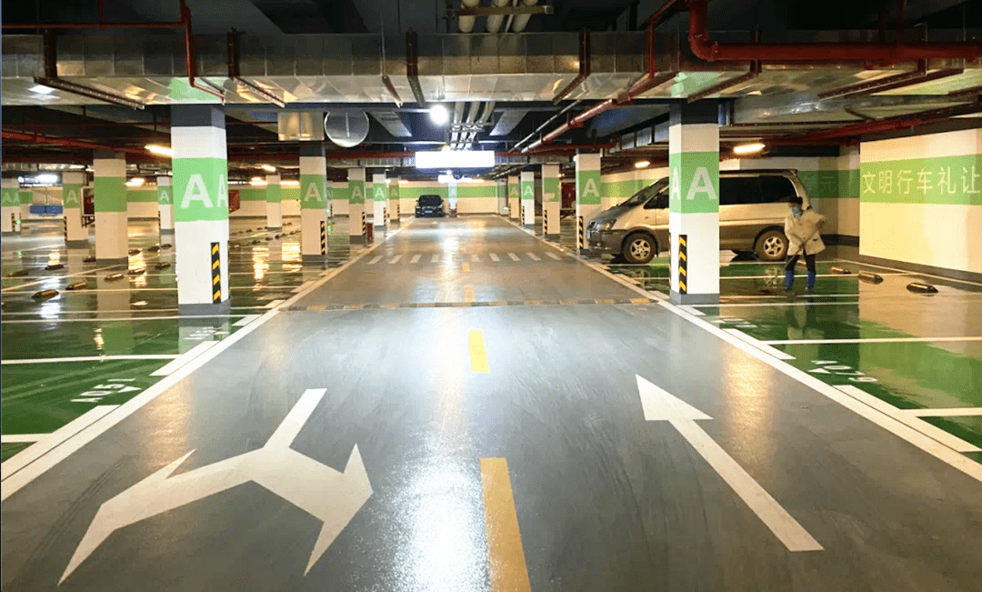 车位那点事儿一小区车位究竟归谁所有67