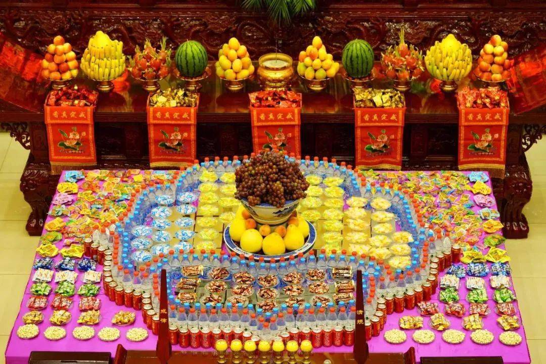 十五举行第七届孝亲报恩兰盆胜会,法会设有供佛,供僧,印经,建寺,供斋