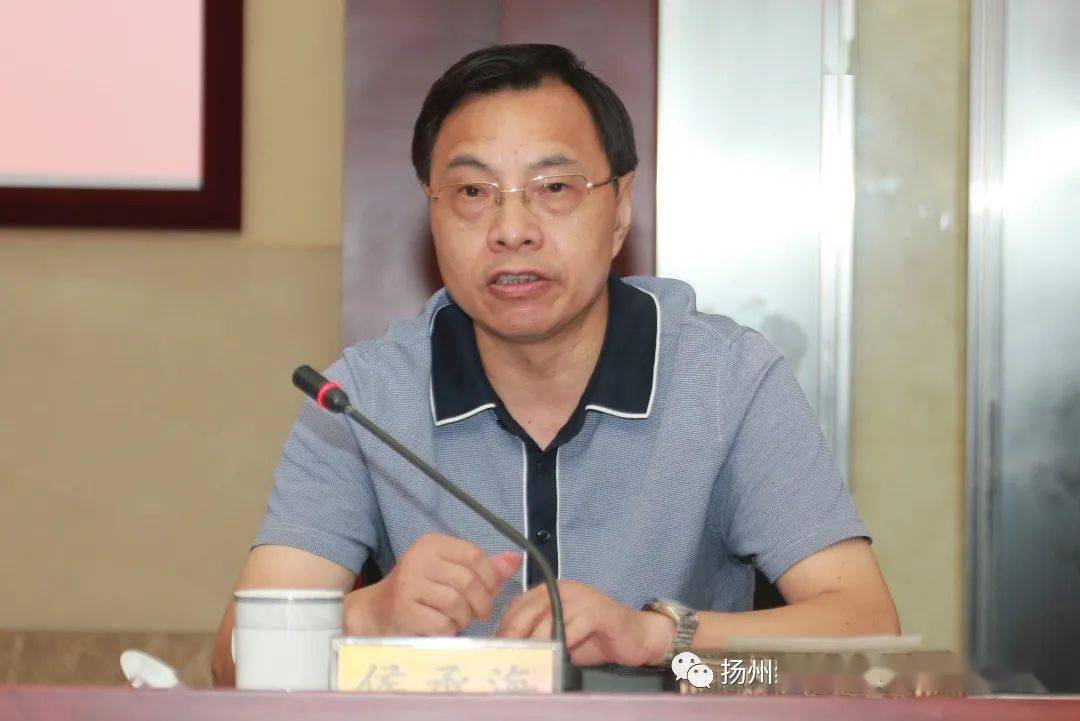 最后,区党工委副书记侯承海讲话.