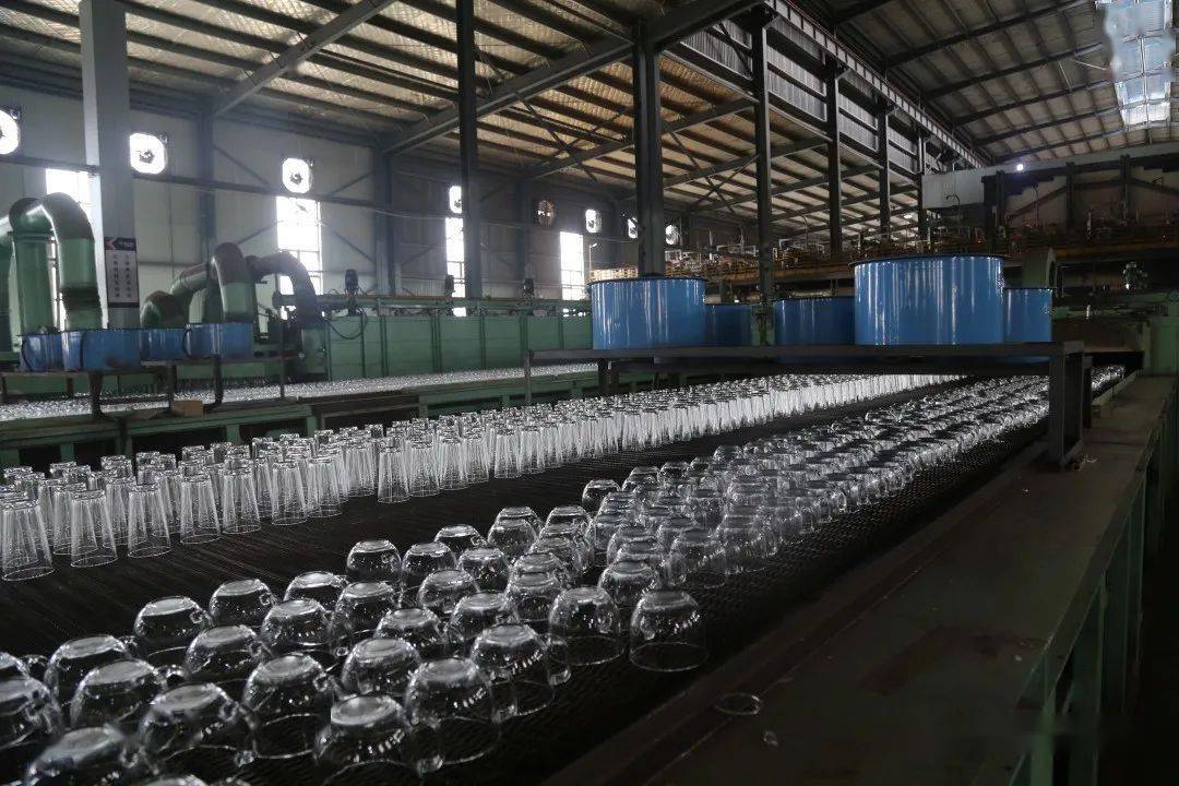 临港玻璃杯卖出36亿元宜家沃尔玛产品都出自这里