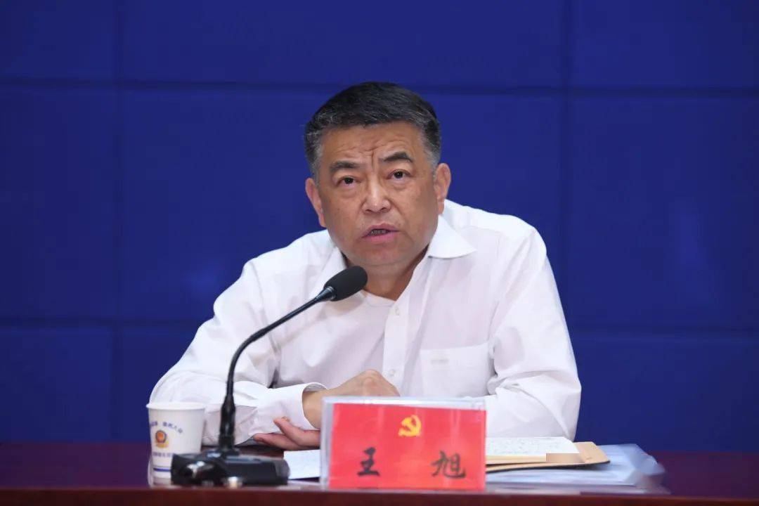 旬邑县政府县长王旭主持会议王旭要求全县各级各部门要进一步创新工作