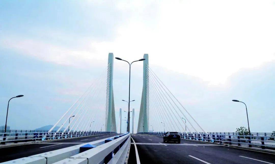 今天亚父路裕溪河特大桥正式通车