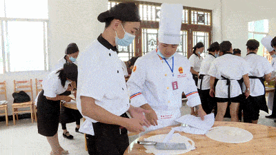 来凤:"舌尖上的致富"厨师技能培训班开班