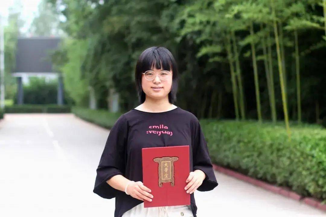 董晴晴未来寄语90李晴的录取通知书90李晴,大名一中581班学生