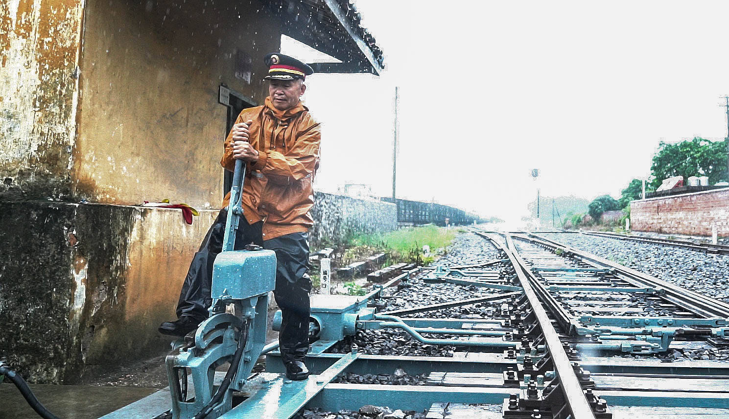 扳道工曾广德的坚守