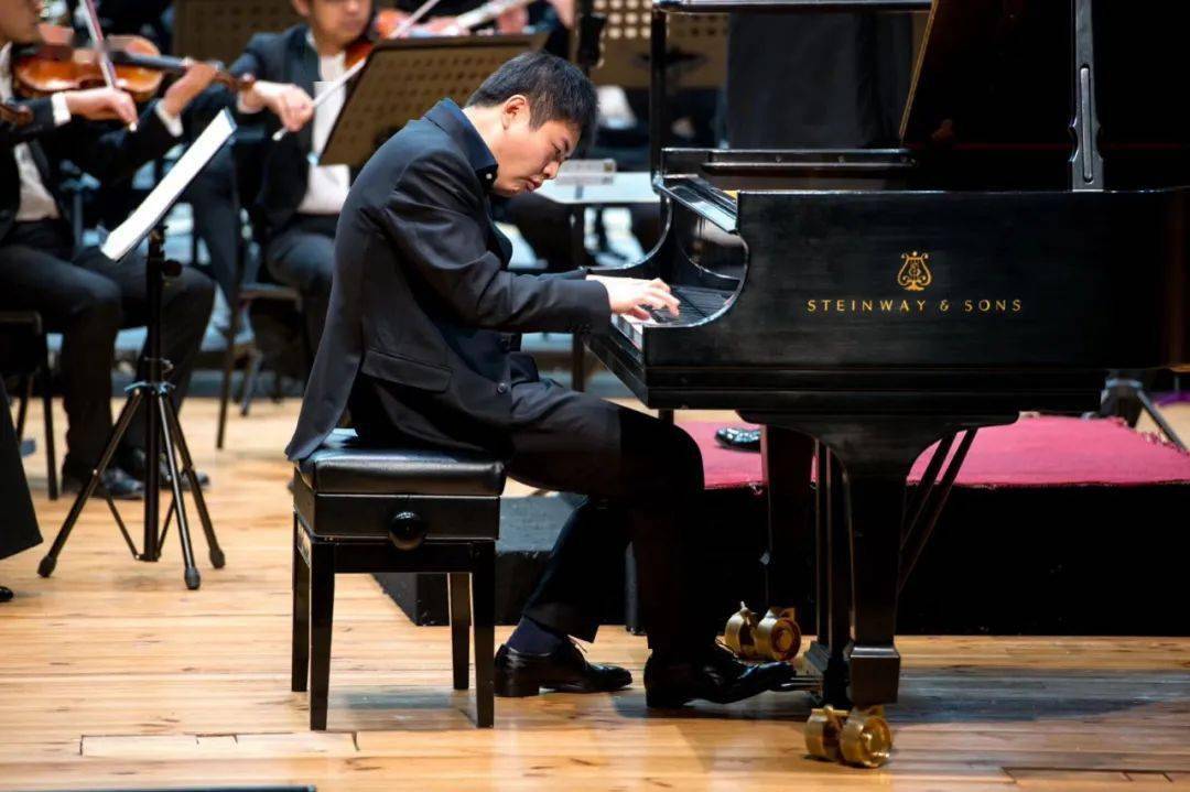分享旅德钢琴家黄翔全新专辑阿尔卑斯山的森林带你领略德奥乐派的严谨