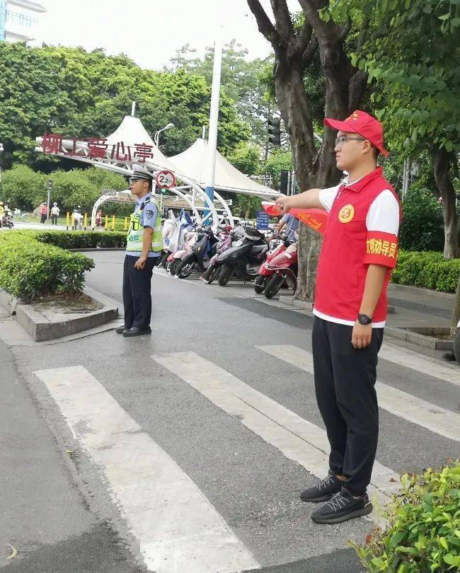 【助力创城】市委老干部局常态化开展文明交通劝导志愿活动