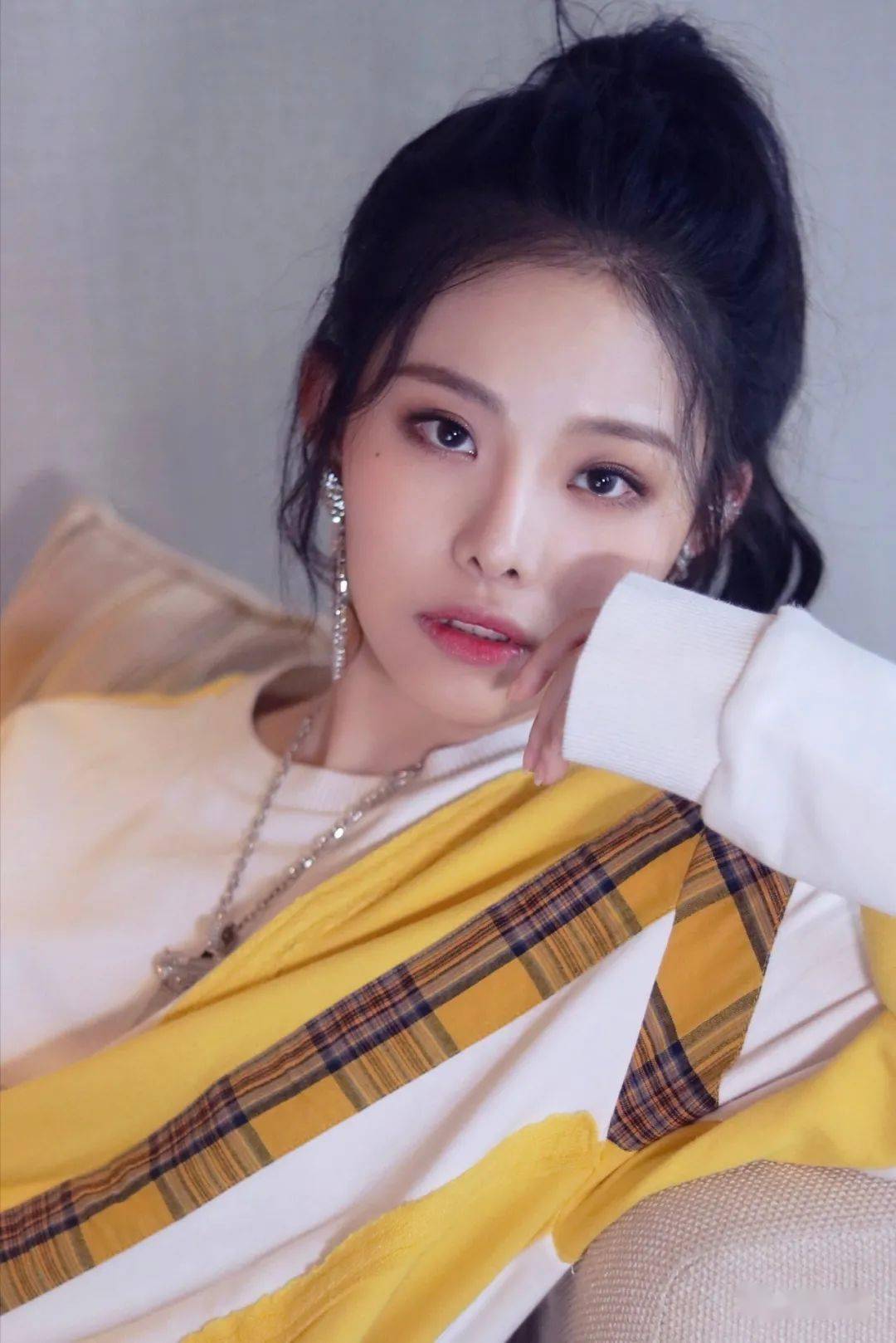 董颜:蔡明老师的表演太松弛了,而且对剧本对人物都