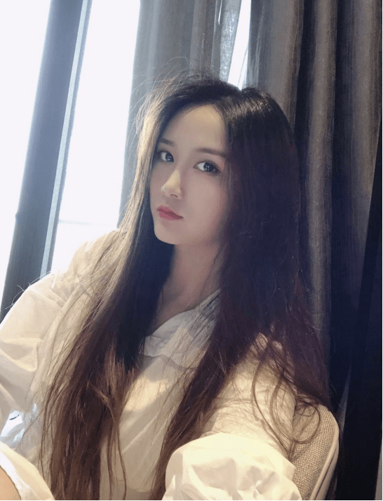 kplfly也太幸福了女友颜值更吊打众多网红堪称电竞圈清流