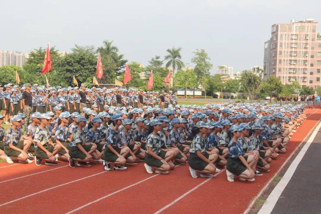 乘风破浪砺壮志披荆斩棘今胜昔博罗龙山学校初中部军训顺利闭营