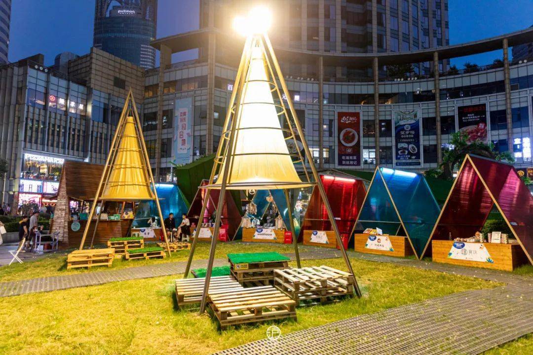 high翻的丛林派对,超有烟火气的美食,日月星光夜集诱人开市啦!