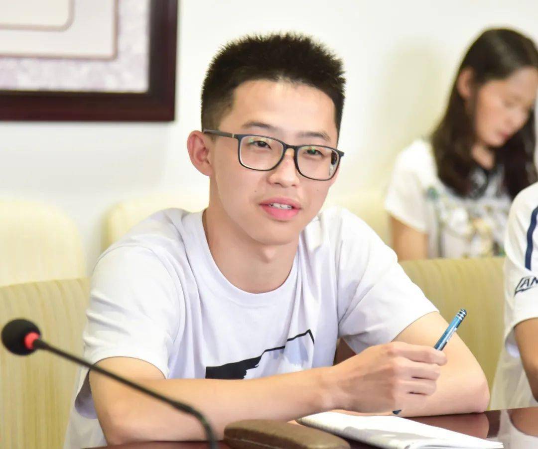 李浩辉,2003年10月出生,毕业于衡水第一中学,于今年考入北京航空航天