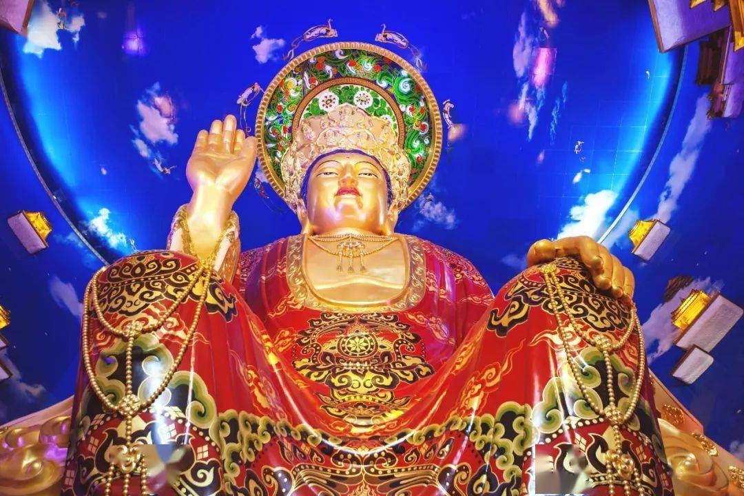 兜率天宫是一生补处菩萨的住处,当然也是弥勒菩萨的处所,是弥勒信仰者