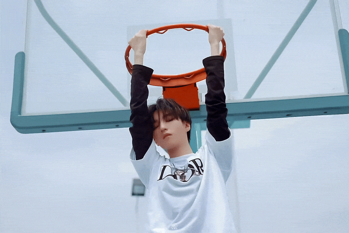 王俊凯打篮球壁纸图片