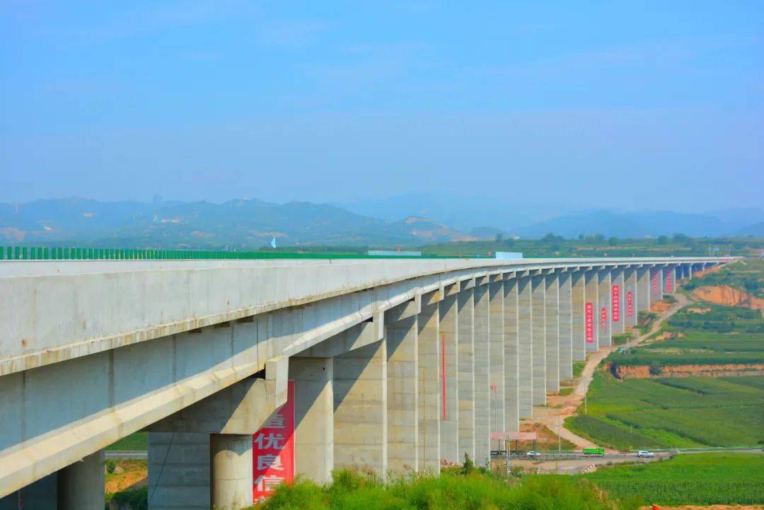 并与在建的西北二环连接;最南端,直达太旧高速与龙城高速交汇的龙白