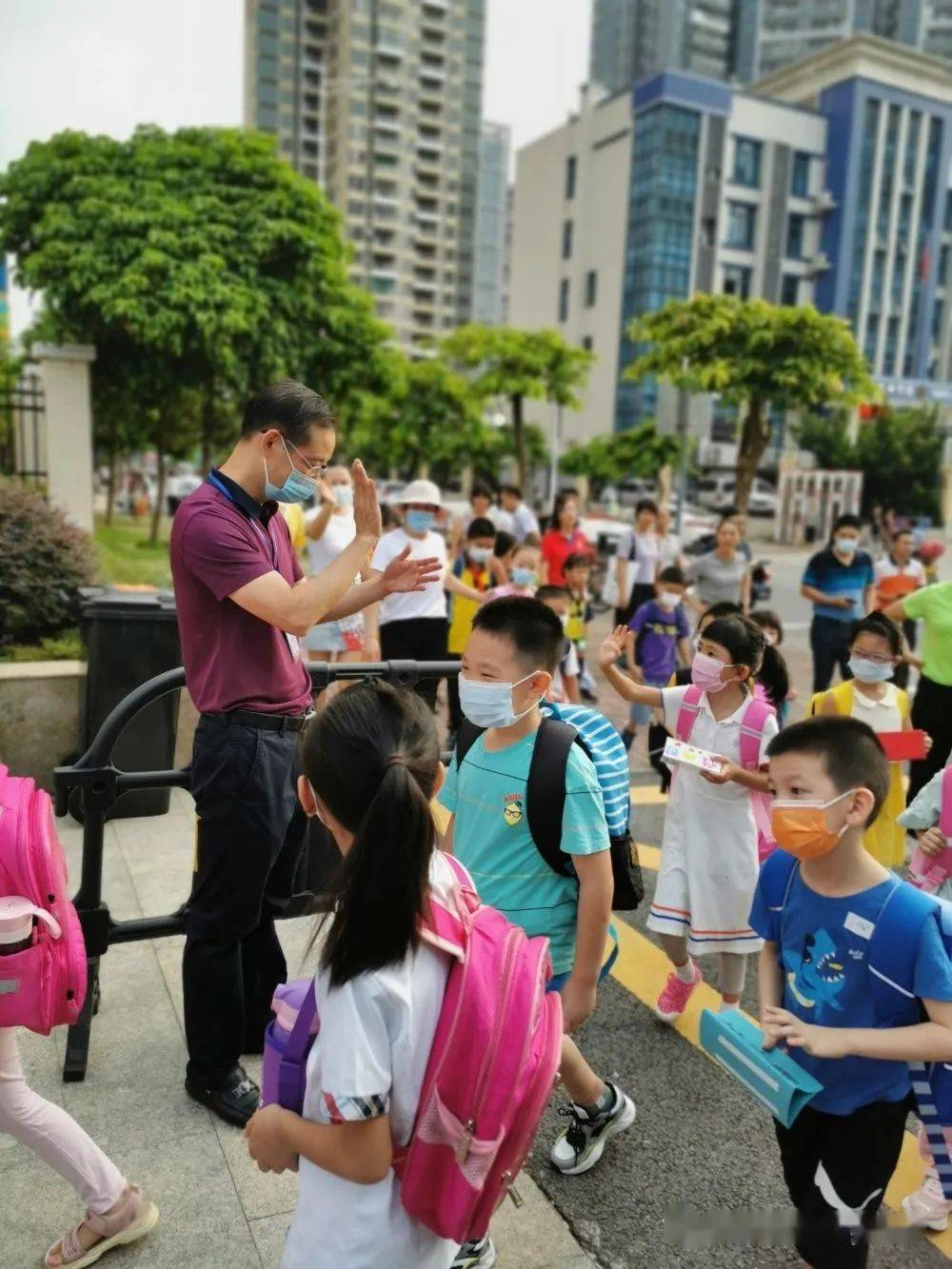 你好,一年级! ——惠州市第二十七小学举行一年级新生入学仪式