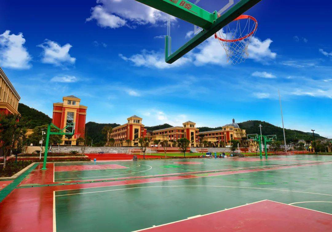 巴东光明中学扩招50人就读地点明德外国语学校