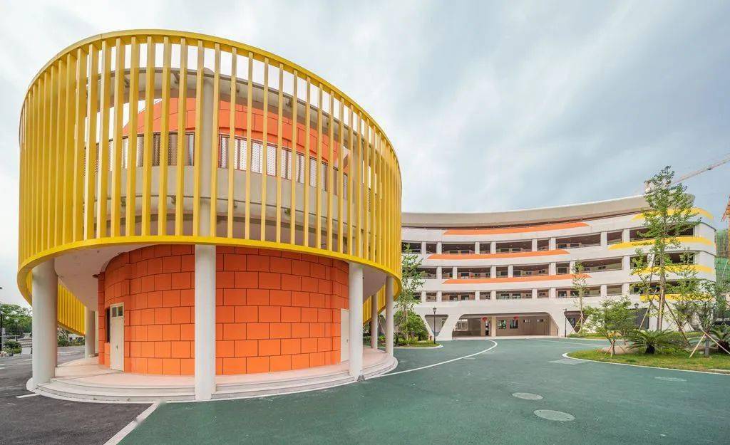 竞舟第二小学位于杭州市西湖区五常港路溪云支巷,母体学校是杭州市竞