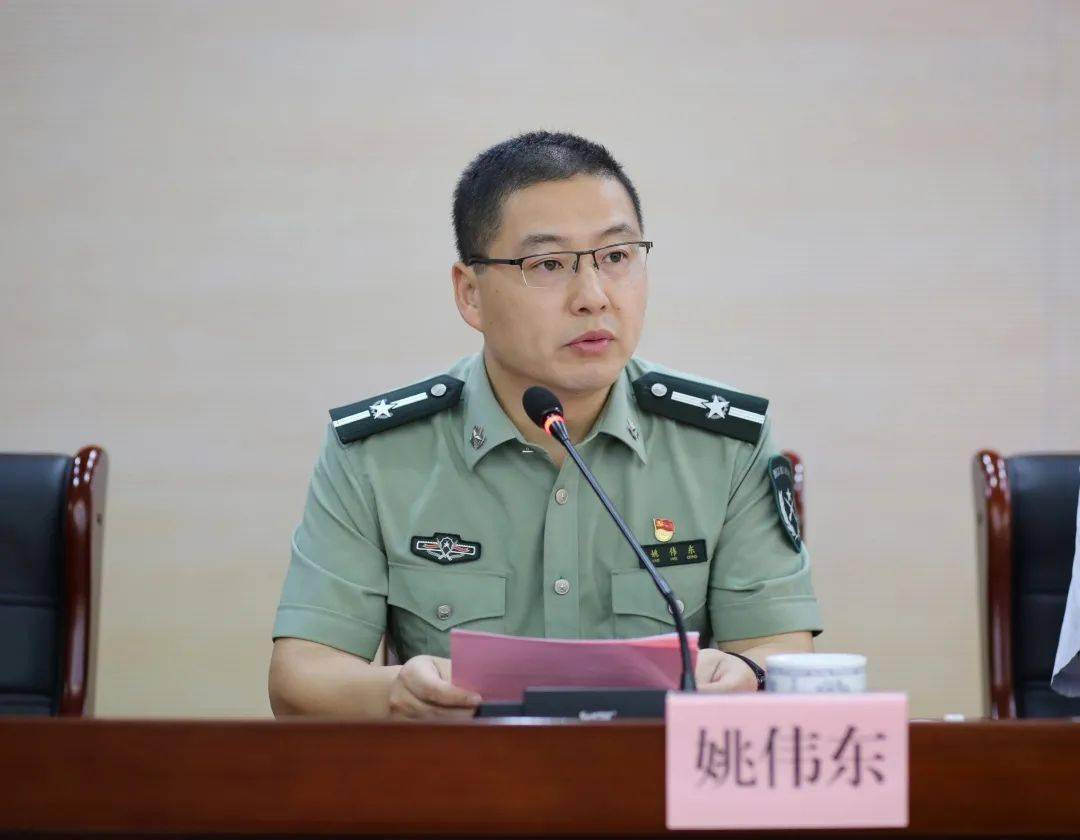 又是一年送兵时热血男儿赴征程