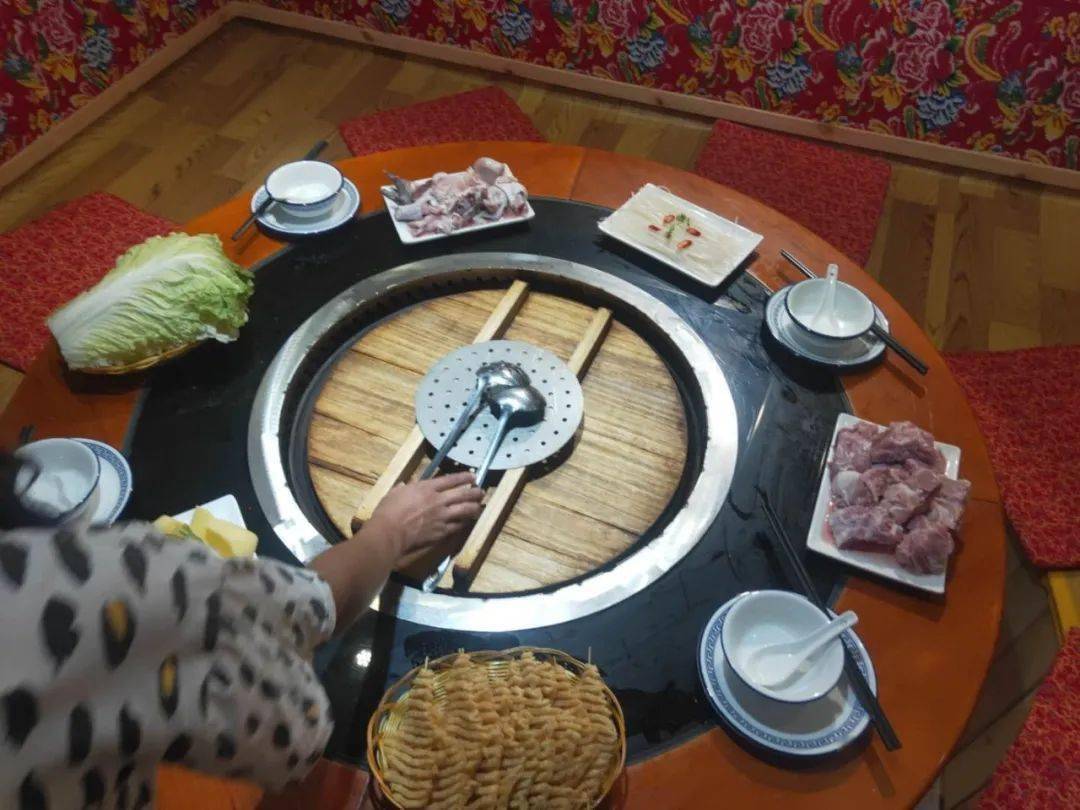 两店通用灵宝东北地锅城仅599元抢购原价134元的超值套餐