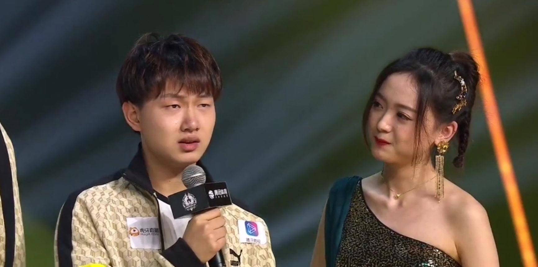 又是他冬冠杯qghappy击败estarpro强势夺冠fly再次获得fmvp