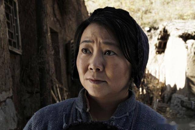 孙子去省城上大学,农村奶奶送来一千块钱,儿媳却寒了婆婆的心_孟大娘